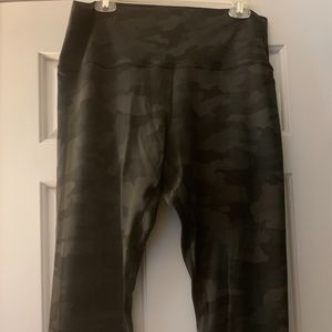 Lululemon Align HR Crop 21" Size 16